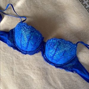 Blue lace bra push up